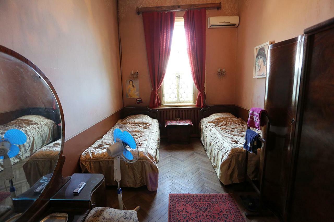 Hostel Nugzari Koetaisi Buitenkant foto